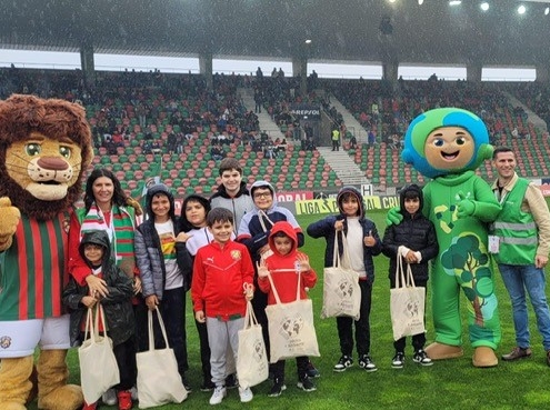 Câmara Municipal do Funchal e Clube Sport Marítimo promoveram ação de sensibilização ambiental no Estádio dos Barreiros no âmbito do Dia Mundial da Educação Ambiental